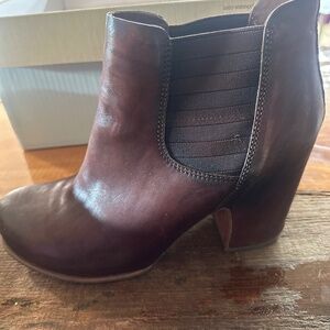 Kirk-Ease ankle boots 10M